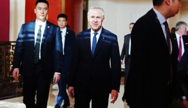 Canadian leader seeks to repair relations on visit to China