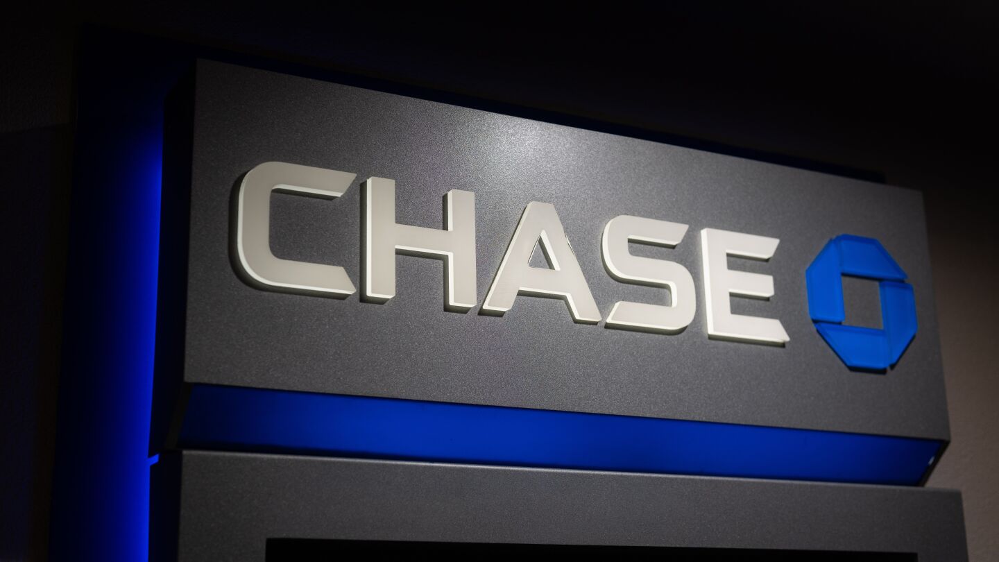 As Trump's deadline for a cap on credit card rates looms, banks have only questions and no answers