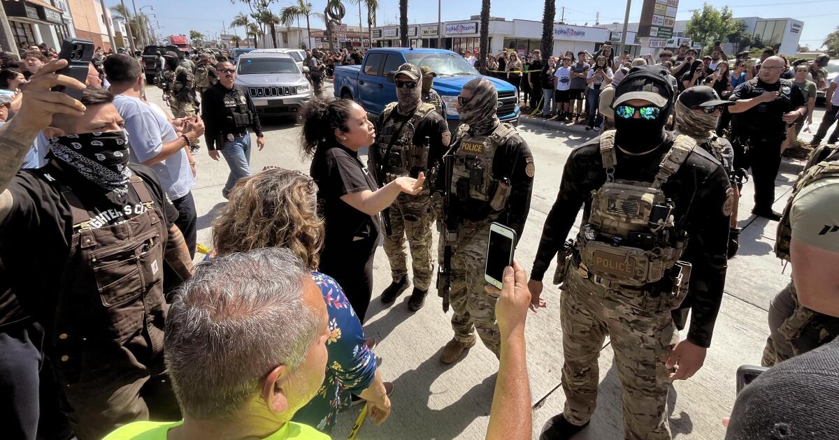 After Minneapolis shootings, California advances a bill allowing lawsuits against federal agents