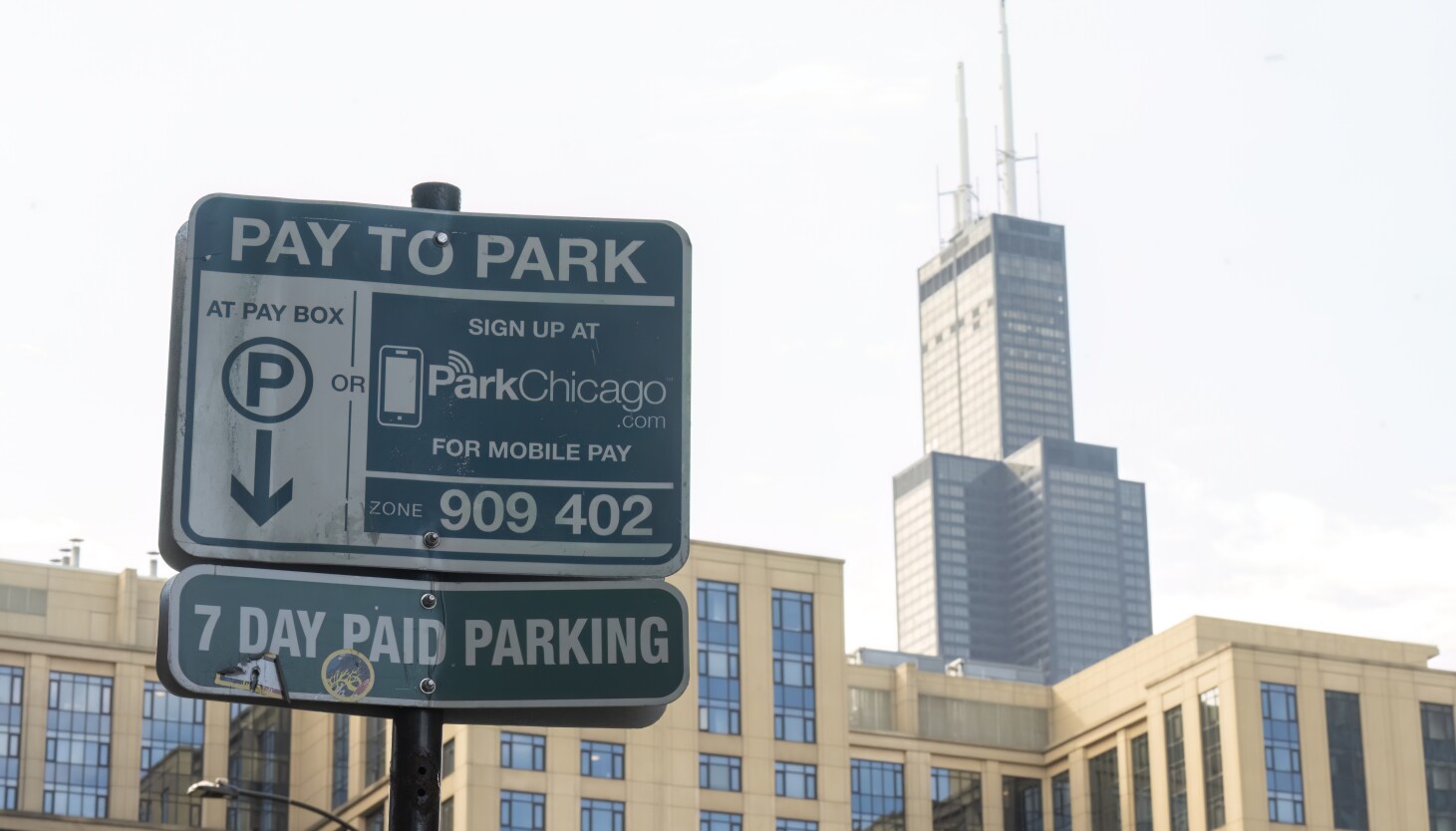Chicago parking meters up for sale, but Johnson urged to proceed carefully on potential buy-back