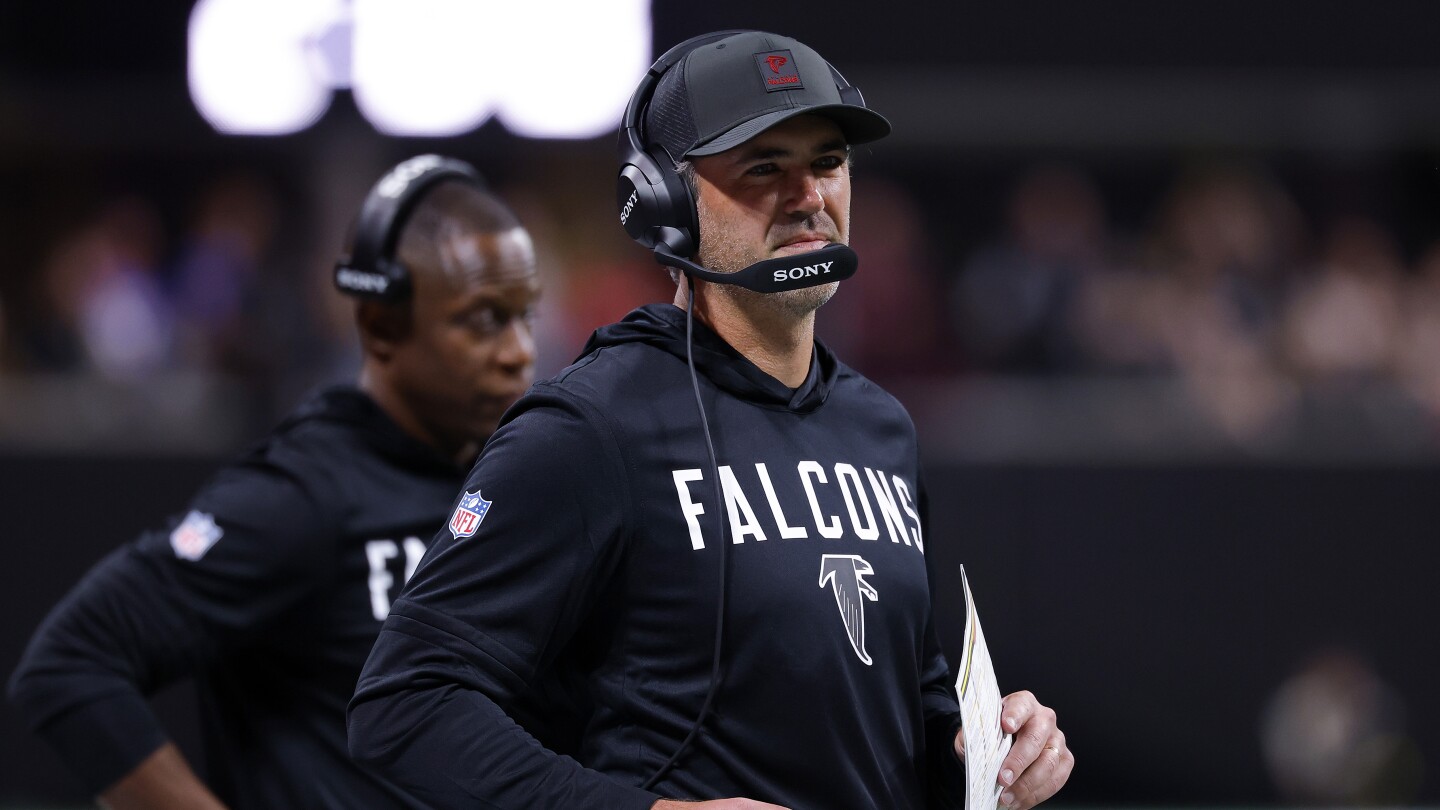 Buccaneers finalizing deal to hire Zac Robinson as their offensive coordinator
