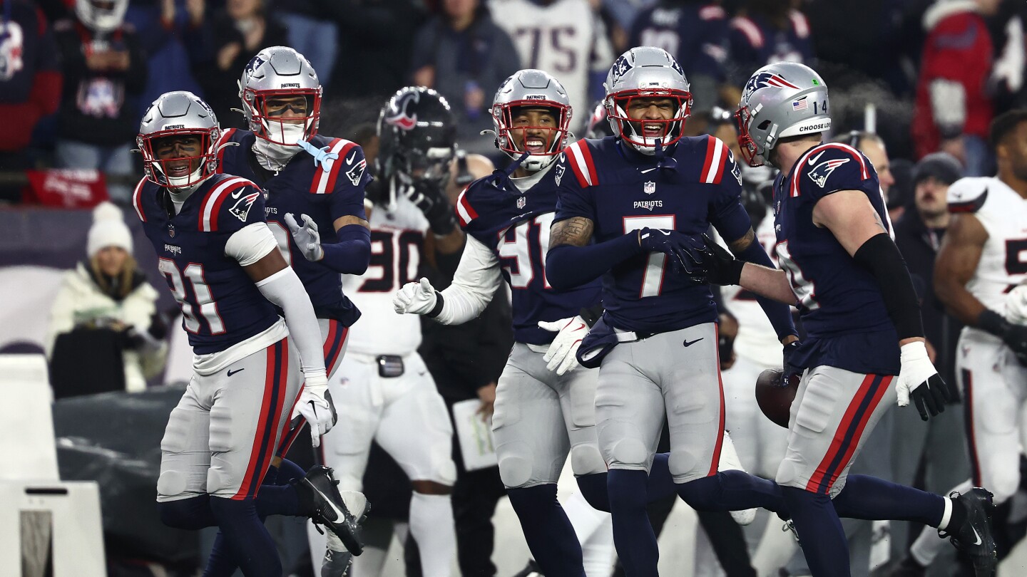 Patriots dominate on defense, advance to AFC Championship Game with 28-16 win over Texans