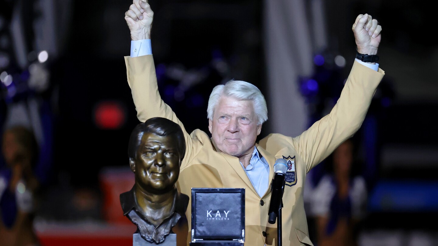 Jimmy Johnson rails against Bill Belichick snub