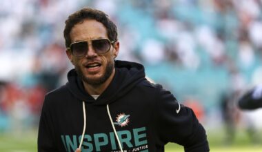 Chargers plan to hire Mike McDaniel as offensive coordinator