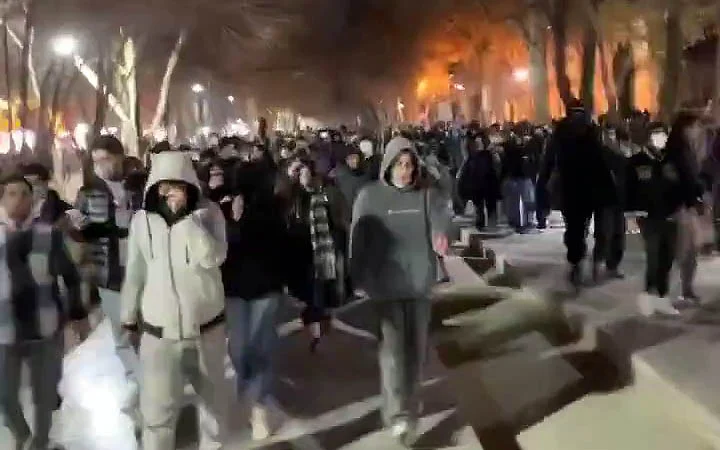 Islamic Republic in 'survival mode' amid protests, Iranian officials said to believe