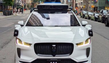 Waymo robotaxi hits a child near an elementary school in Santa Monica