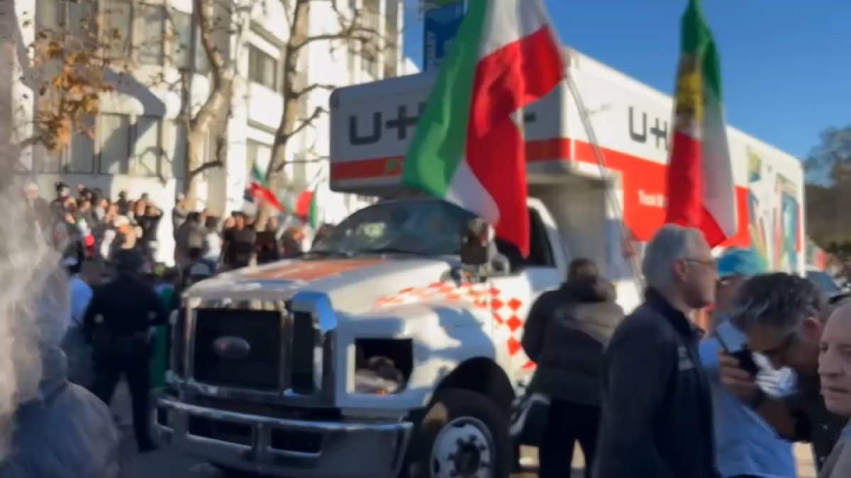 U-Haul plows through crowd of protesters in Westwood – NBC Los Angeles