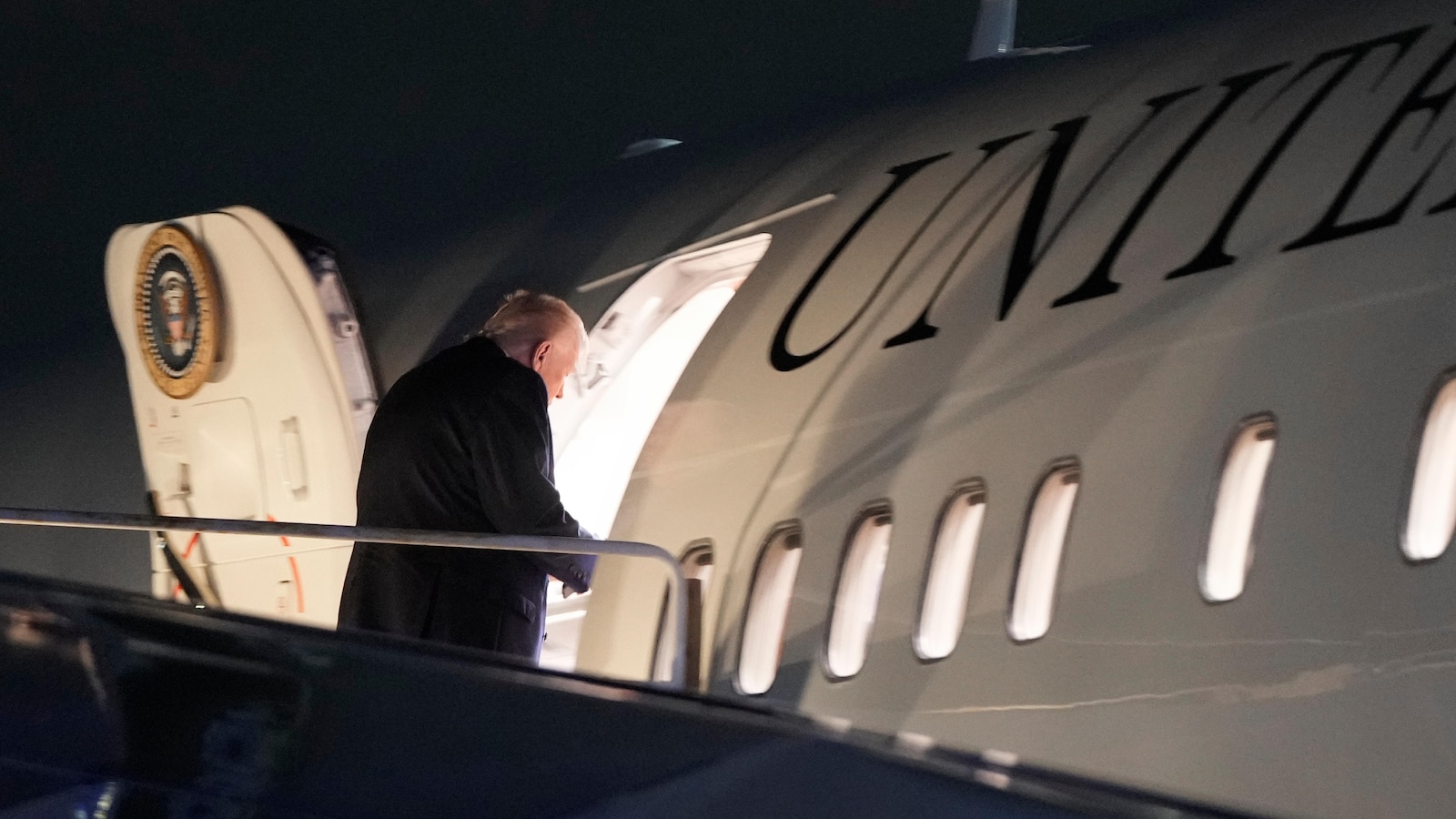 Trump 'inclined' to keep ExxonMobil out of Venezuela after CEO response at White House meeting