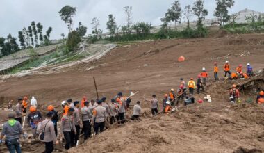 Indonesian marines among 80 missing in deadly West Java landslide