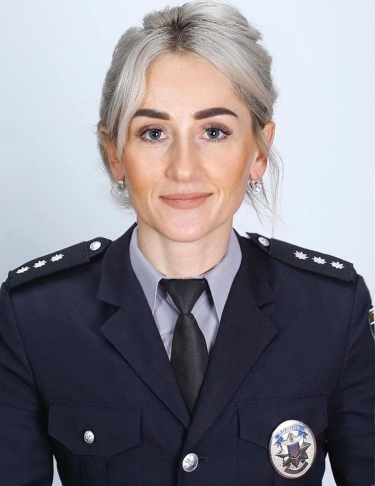 Olena Stavytska in uniform.