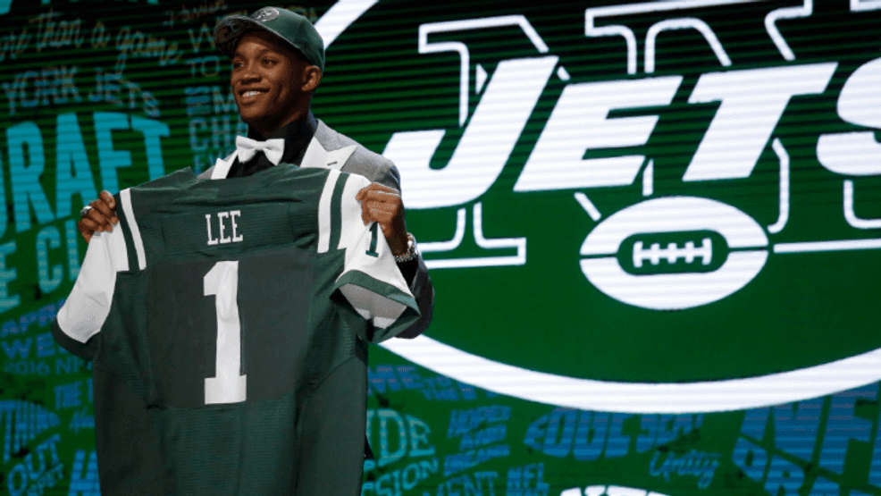 FILE:{ }Ohio State's Darron Lee poses for photos after being selected by the New York Jets as the 20th pick in the first round of the 2016 NFL football draft, Thursday, April 28, 2016, in Chicago. (AP Photo/Charles Rex Arbogast)