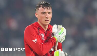 Two batting wagon wheels comparing the scoring areas of Tom Banton and his England team-mates