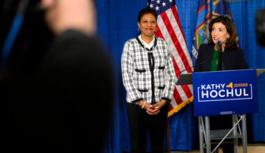 N.Y. House Democrats Unite to Endorse Hochul on Eve of Convention