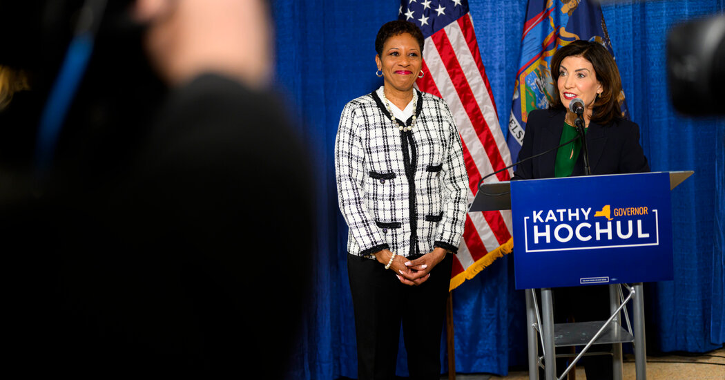 N.Y. House Democrats Unite to Endorse Hochul on Eve of Convention