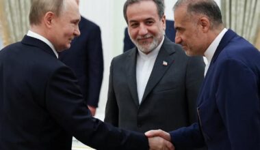 Iran agrees €500 mln arms deal with Russia to rebuild air defenses - FT