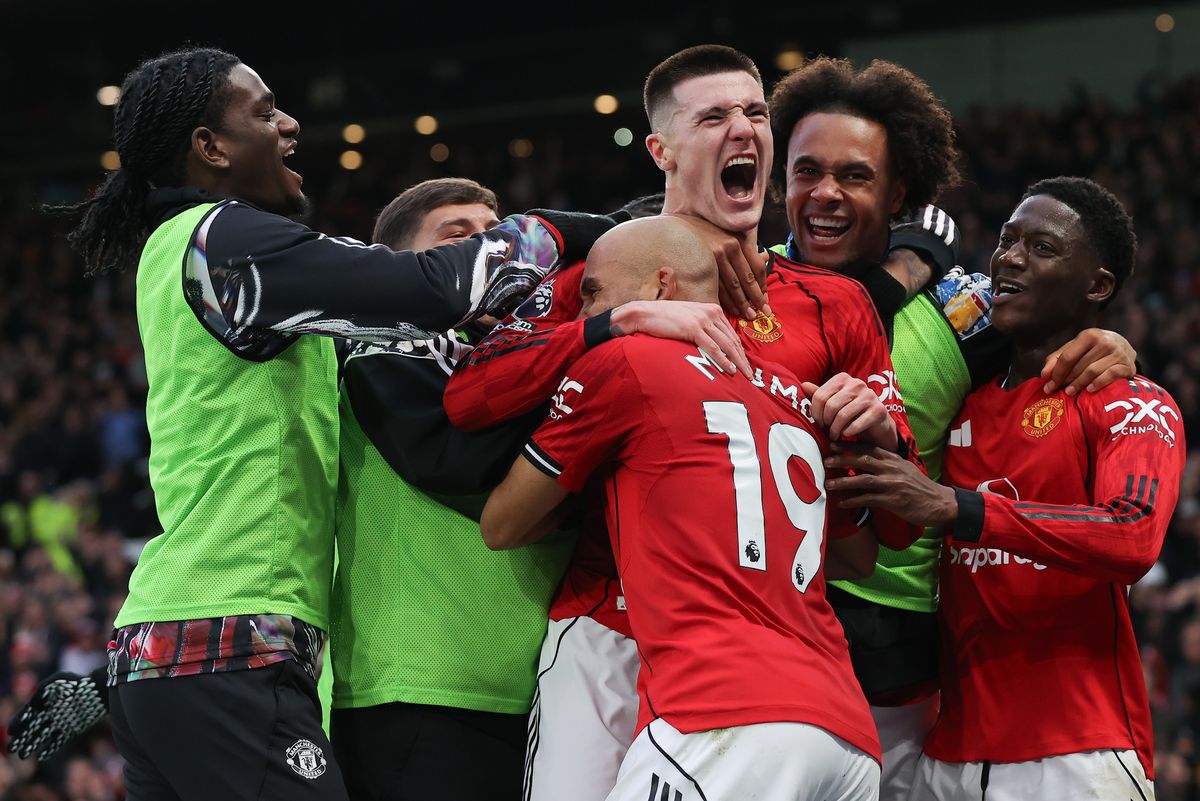 Manchester United celebrate as they beat Fulham 3-2 at Old Trafford