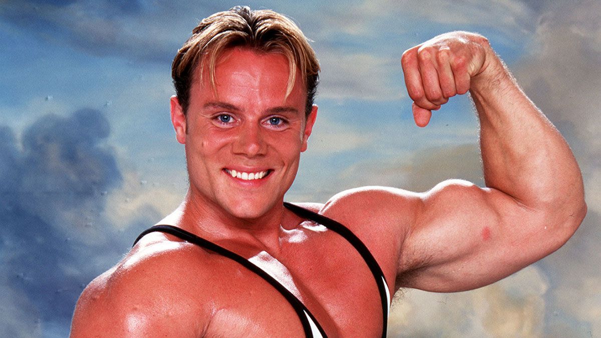 Her first public fling was with Gladiator's Darren Furman