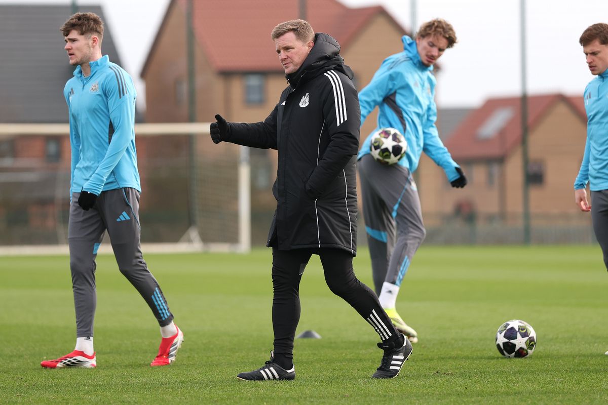 Newcastle United head coach Eddie Howe directs training ahead of tonight's game with Qarabag
