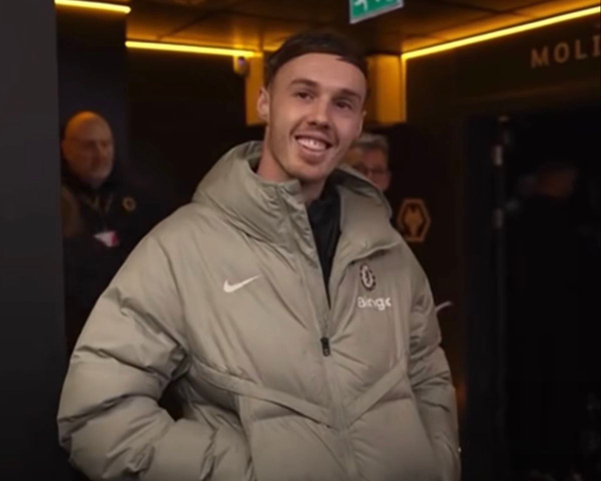 Cole Palmer gatecrashed Liam Rosenior's post-match interview on Chelsea TV