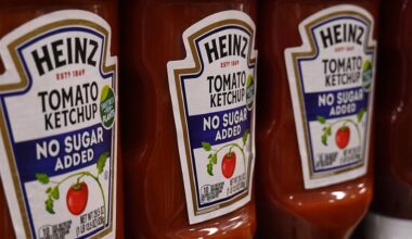 Kraft Heinz pauses work to split the company, says challenges 'fixable'