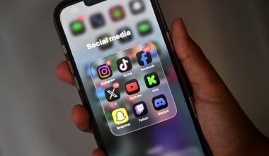 Spain to ban social media for under 16s in crackdown on tech giants