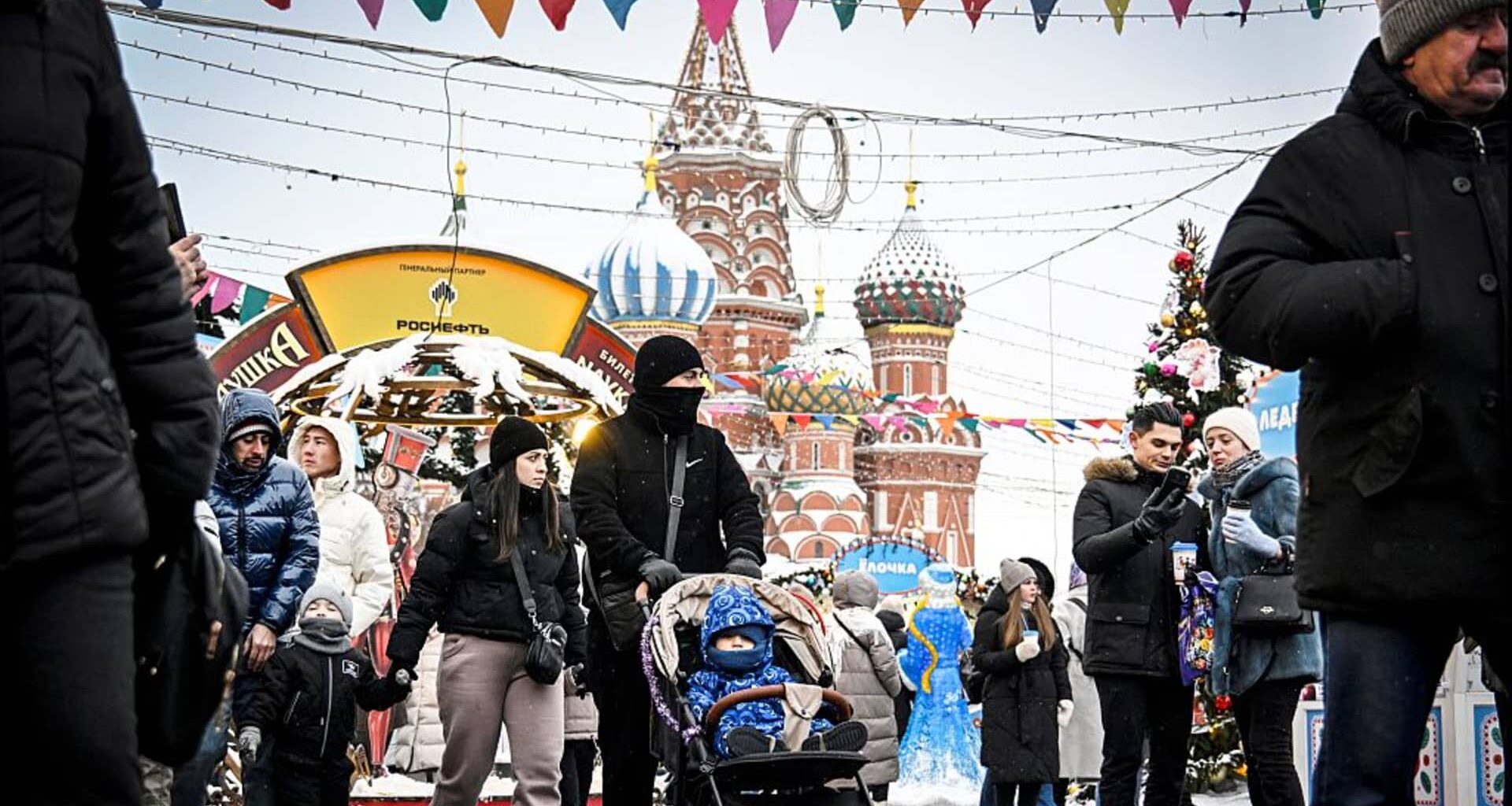 Russia blocks WhatsApp as messaging app crackdown