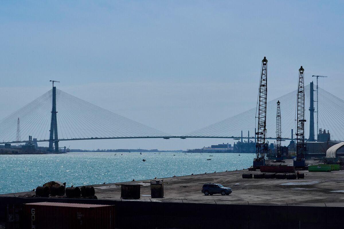 Trump Threatens to Block Detroit-Canada Bridge in New Trade Row