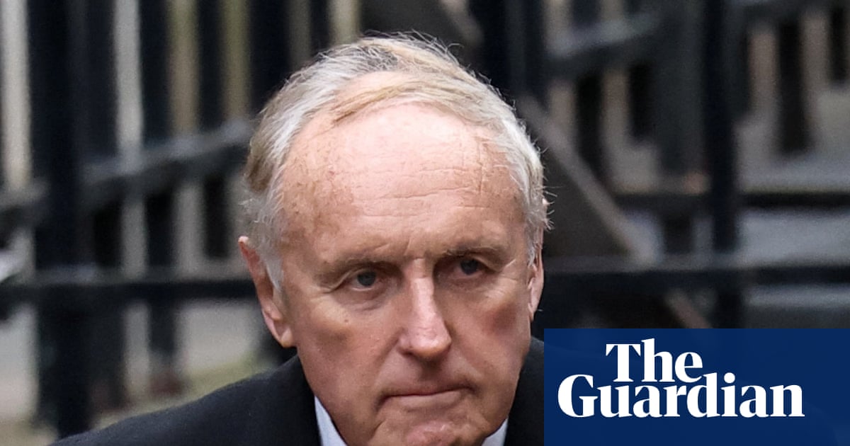 Flashes of anger but Paul Dacre keeps his head before court cut-off | Paul Dacre