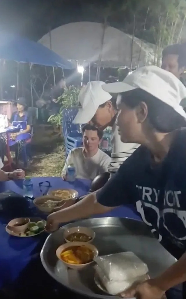 They asked if the place was a food court,” said wake attendee Charantorn Chaloemkiad. . ViralPress/noom