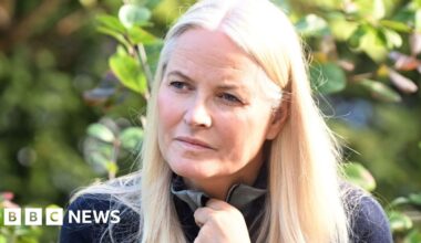 Norway's PM agrees crown princess had 'poor judgement' over Epstein links - BBC