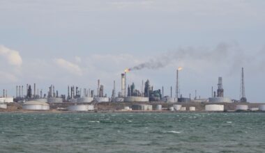 Trump's Venezuela Oil Bet Faces Big Hurdles