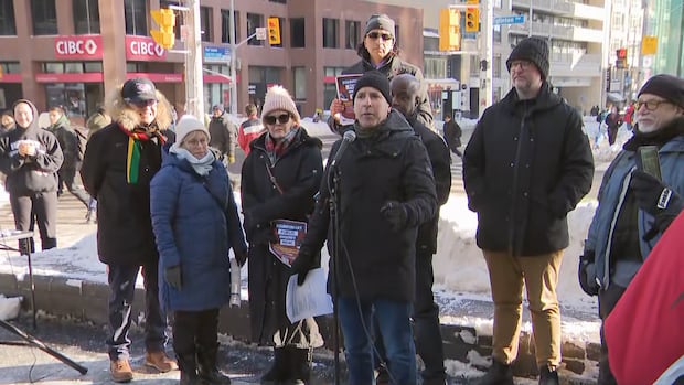 Toronto councillor hosts rally to demand public inquiry into Eglinton Crosstown LRT