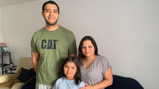 Quebec family forced to return to Mexico after mother says she failed French exam by 1 point