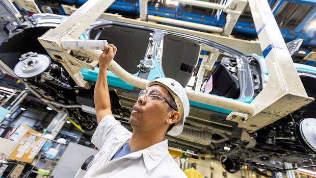 Auto production by Detroit Three declines in Canada as Japanese automakers lead the way, report says