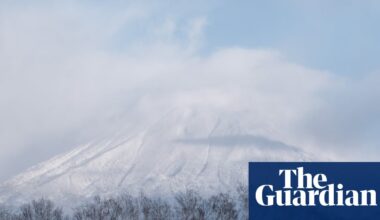 Australian man dies skiing in Japan days after Queensland snowboarder killed in ski lift accident | Japan