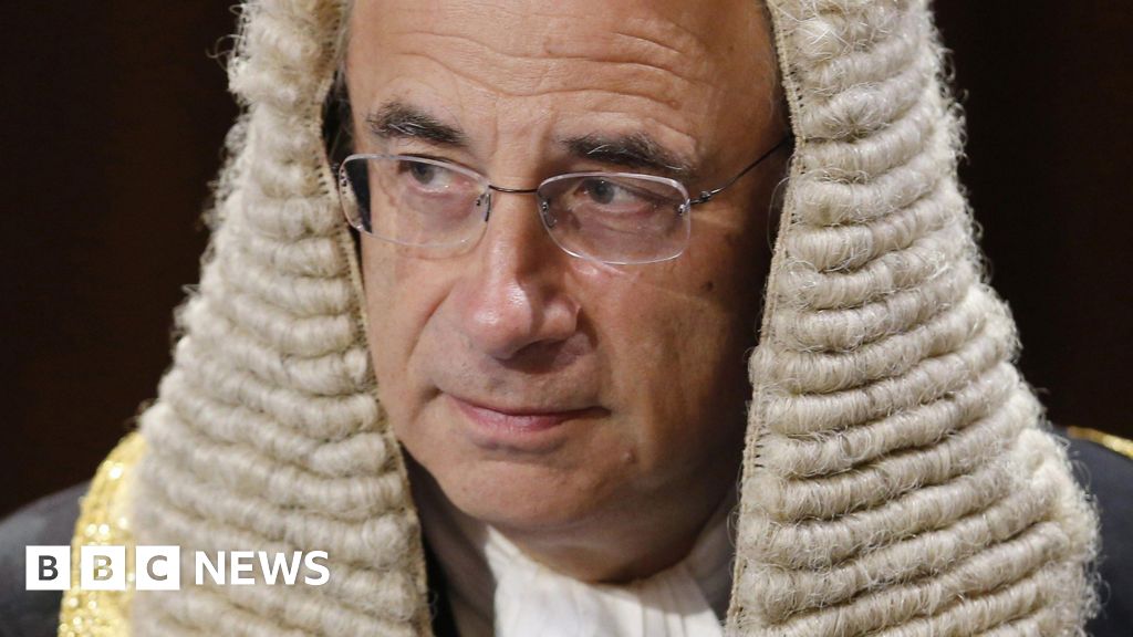 Court system at 'brink of collapse', former senior judge warns - BBC