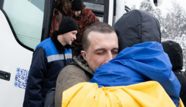 Russia and Ukraine exchange prisoners as peace talks end without breakthrough - BBC