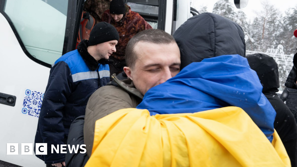 Russia and Ukraine exchange prisoners as peace talks end without breakthrough - BBC
