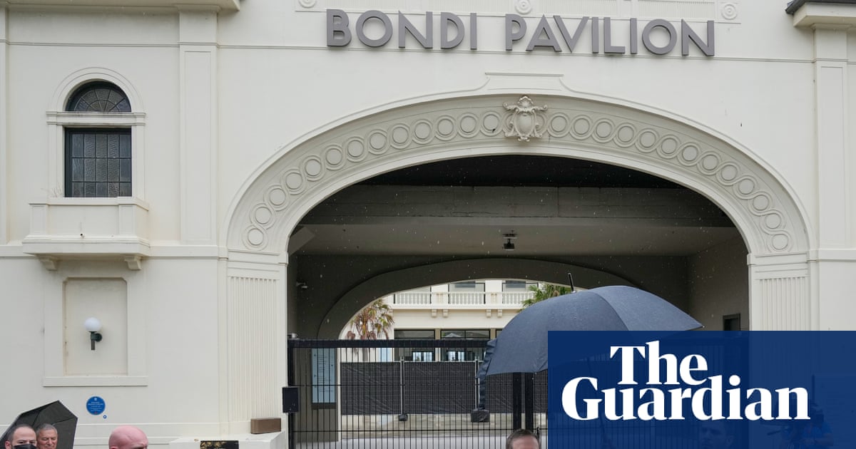 Isaac Herzog meets survivors of Bondi terror attack saying ‘when one Jew is hurt, all Jews feel their pain’ | Bondi beach terror attack