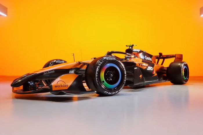 McLaren MCL40 livery