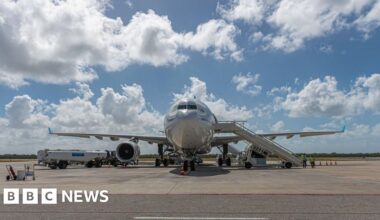Air Canada suspends service to Cuba following aviation fuel shortage - BBC