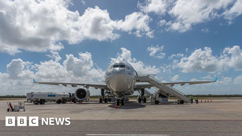 Air Canada suspends service to Cuba following aviation fuel shortage - BBC