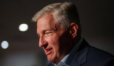 Liberal MP Bruce Fanjoy criticizes government's latest return-to-office order