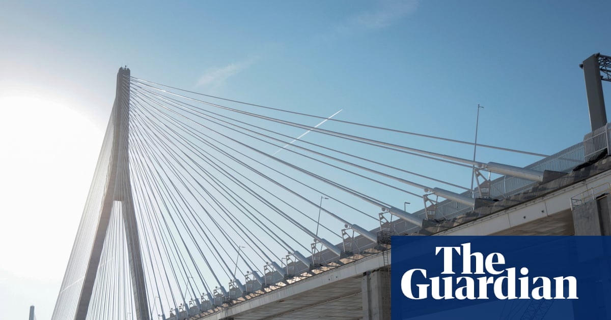 Mark Carney reminds Trump that Canada paid for key border bridge US president says he won’t open | Donald Trump