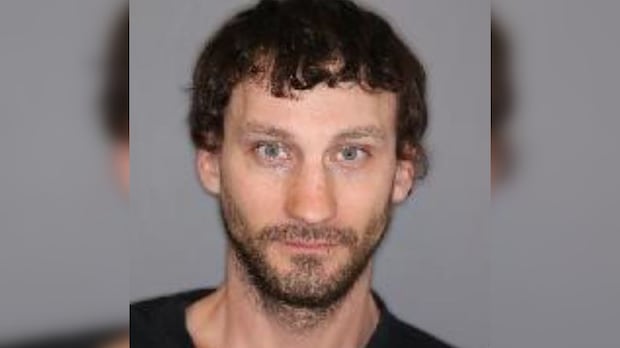 Saskatoon police issue warning about release of notorious voyeur