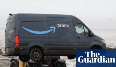 Amazon van gets stuck on Britain’s ‘most dangerous’ mudflat path | Essex