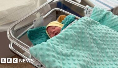 Facing a demographic catastrophe, Ukraine is paying for troops to freeze their sperm - BBC