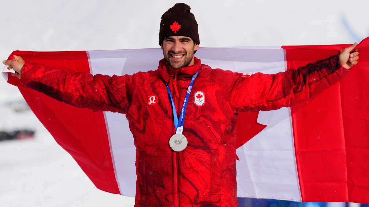 Click to play video: '‘You have to be confident’: Canada’s Grondin speaks silver medal win in Men’s Snowboard Cross'