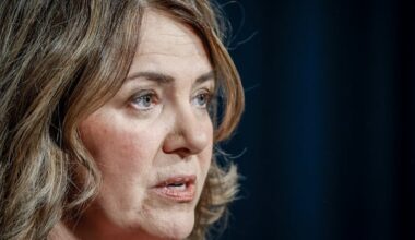 Alberta Premier Danielle Smith announces fall referendum on immigration, constitutional questions