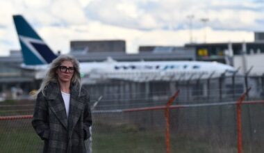 Judge finds fault with agreement between WestJet, female flight attendants